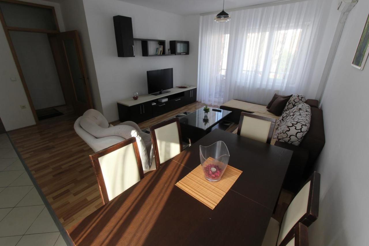 Kasumi Apartment Пристина Екстериор снимка