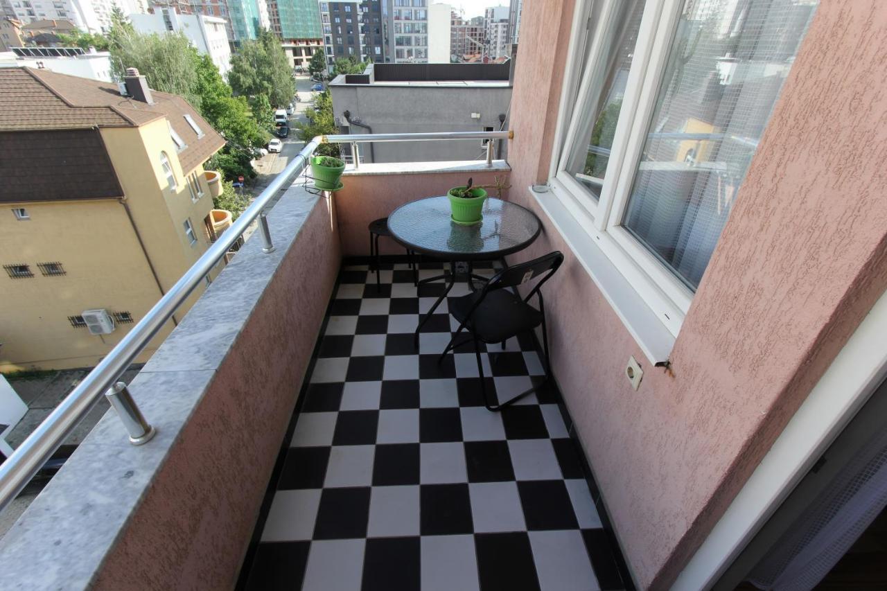Kasumi Apartment Пристина Екстериор снимка
