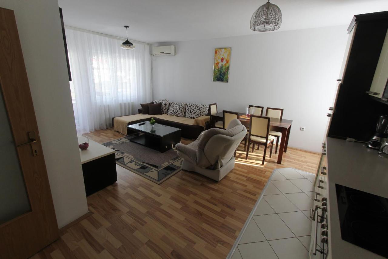 Kasumi Apartment Пристина Екстериор снимка